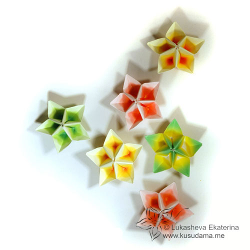 Carambola modular origami flowers